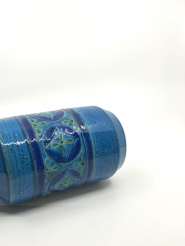 Detailaufnahme der Aldo Londi Bitossi Vase, handgefertigte italienische Mid Century Vase in kräftigem Blau-Grün