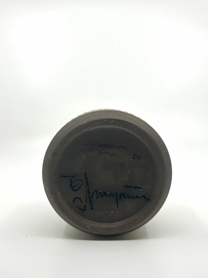 Signierte Tomas Anagrius Vase, Alingsås Studio, schwedische Keramikkunst aus den 60er Jahren mit handgedrehtem Boden und Künstlersignatur.