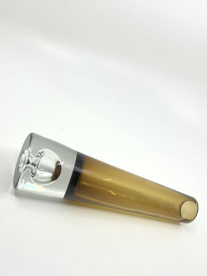 Vintage Bo Borgström Vase, konische Glasvase in Braun und Klarglas, Mid Century Modern Design aus Schweden, Åseda Glas, liegend fotografiert.