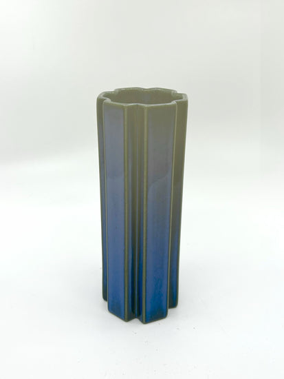 Vintage Vase Octagon von Karin Björquist für Gustavsberg, Schweden, 60er Jahre – geometrische Keramikvase in tiefem Blau, skandinavisches Design.