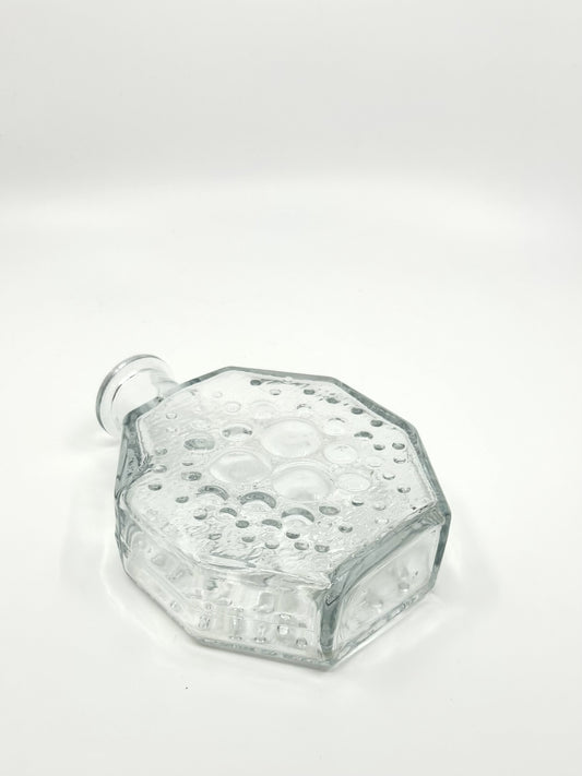 liegende Detailansicht der Glasvase Stella Polaris von Nanny Still für Riihimäen Lasi Oy, finnisches Vintage-Design der 70er-Jahre