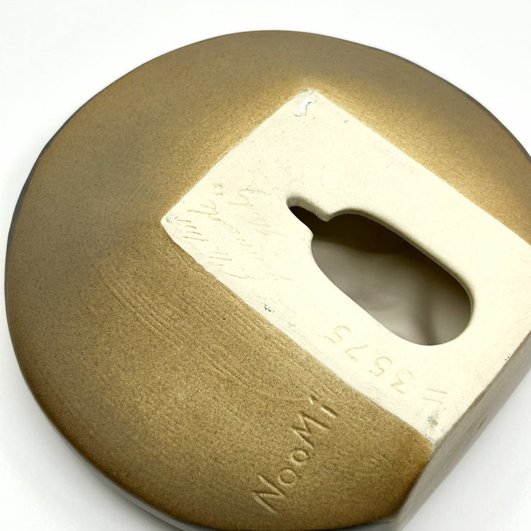 Unterseite der Søholm Keramik-Wanddeko: Original-Stempel 'Søholm Stentøj Design Højbræt Stengods' und Modellnummer 3575 – authentische dänische Handwerkskunst