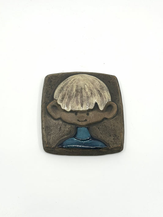 Christina Keramik Wandfliese Junge von Dagny Zackrisson, skandinavische Keramikkunst der 60er Jahre mit charakteristischem Reliefmoti