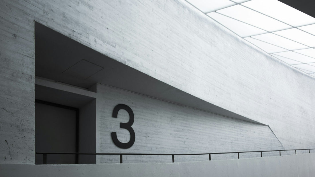 Minimalistische Architektur des Kiasma Museums in Helsinki mit Beton, Licht und klaren Linien