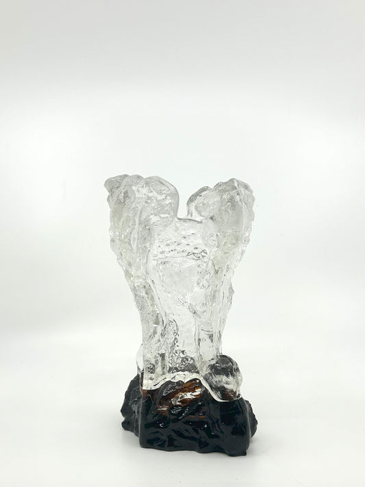 Pertti Santalahti Vase, Humppila, 70er Jahre – frei vor weißem Hintergrund, detailreich strukturierte Glasform.