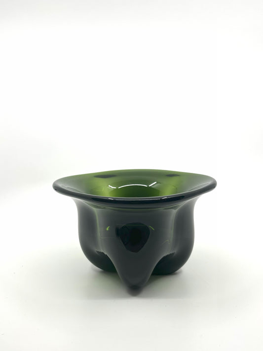 Magnor Dekoschale in tiefem Grün, Glasdesign aus Norwegen, 1960er Jahre – skandinavisches Vintage-Objekt.