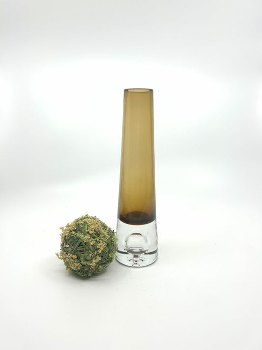 Bo Borgström Vase in Rauchglasoptik, Mid Century Glasdesign aus Schweden, Åseda Glasbruk, elegante schlanke Form mit klarer Basis.