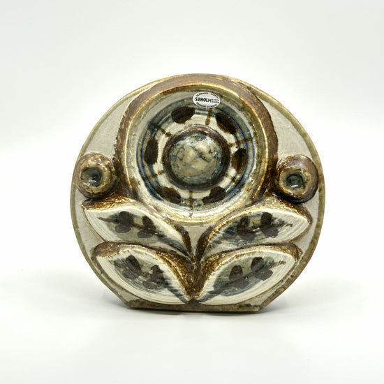 Wanddeko von Noomi Backhausen und Arne Finne für Søholm Keramik, Dänemark: Handgefertigte Keramikplatte mit organischen Mustern, glasierten Akzenten und zentraler Öffnung – skandinavisches Design der 1960er Jahre