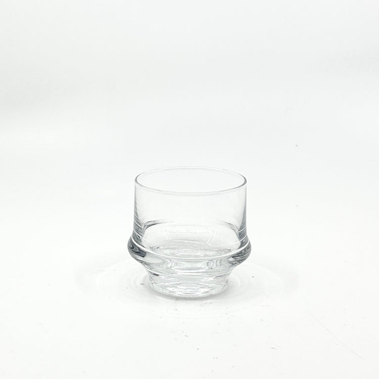 Vintage Marski TTrinkglas Close-Up von Tapio Wirkkala für Iittala, Finnland, 1970er-Jahre. Klarglas im Stil der skandinavischen Moderne mit charakteristischem eingezogenem Standfuß.