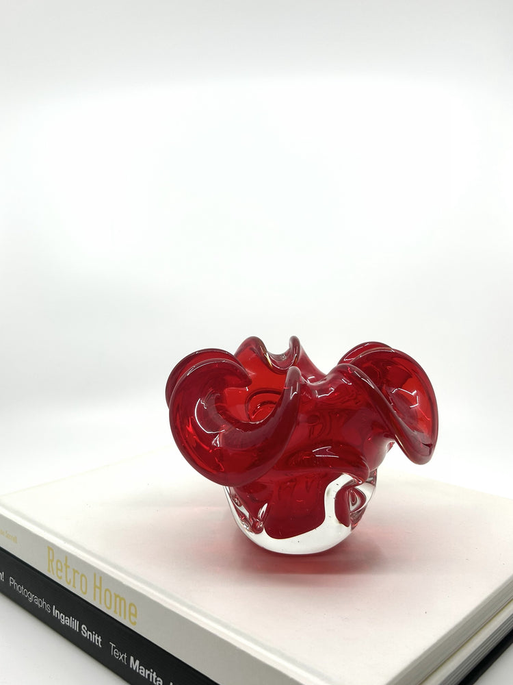 Rote Murano-Schale von Alfredo Barbini – handgeblasenes italienisches Glasdesign der 60er Jahre, Mid-Century-Charakter