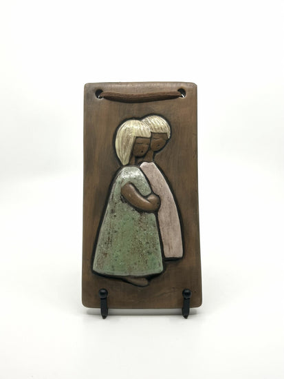 Keramik-Wandbild ‚Kinder‘ von Dagny Zackrisson für Christina Keramik, Schweden – liebevolle Wanddeko aus den 1960er Jahren im Mid-Century-Stil