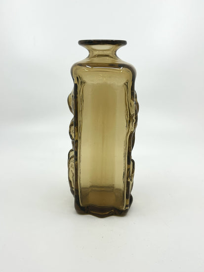 Rückansicht der „Adam & Eve“ Vase von Erik Höglund für Kosta Boda, 1960er, handgeblasenes bernsteinfarbenes Glas mit klarer Linienführung