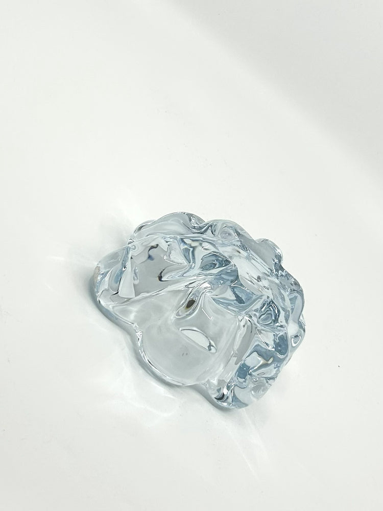 Kosta Boda Glasobjekt ‘Stella Polaris’ von Vicke Lindstrand – handgefertigte Schale mit skulpturaler Eleganz aus den 1960er Jahren