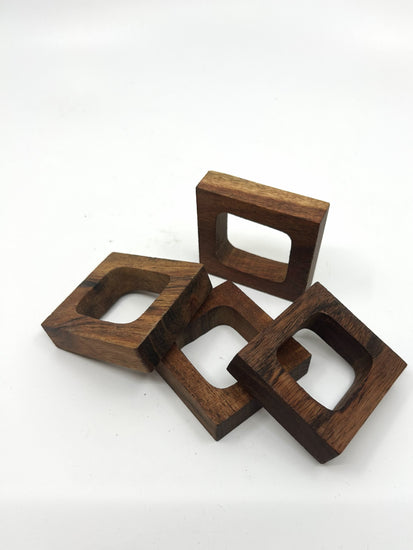 Dänische Teak Serviettenringe im Mid-Century-Stil – handgearbeitetes Teakholz mit klarer, moderner Formgebung