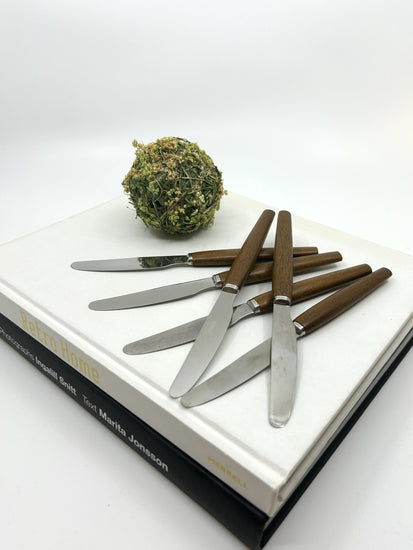 Schwedisches Teak-Messerset aus den 1960er Jahren – elegante Kombination aus Edelstahl und Teakholz im Stil der skandinavischen Mid Century Moderne