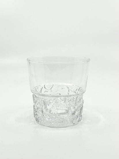 Kimara Glas im Detail von Timo Sarpaneva, Iittala Finnland, klares skandinavisches Glasdesign mit zeitloser Formgebung