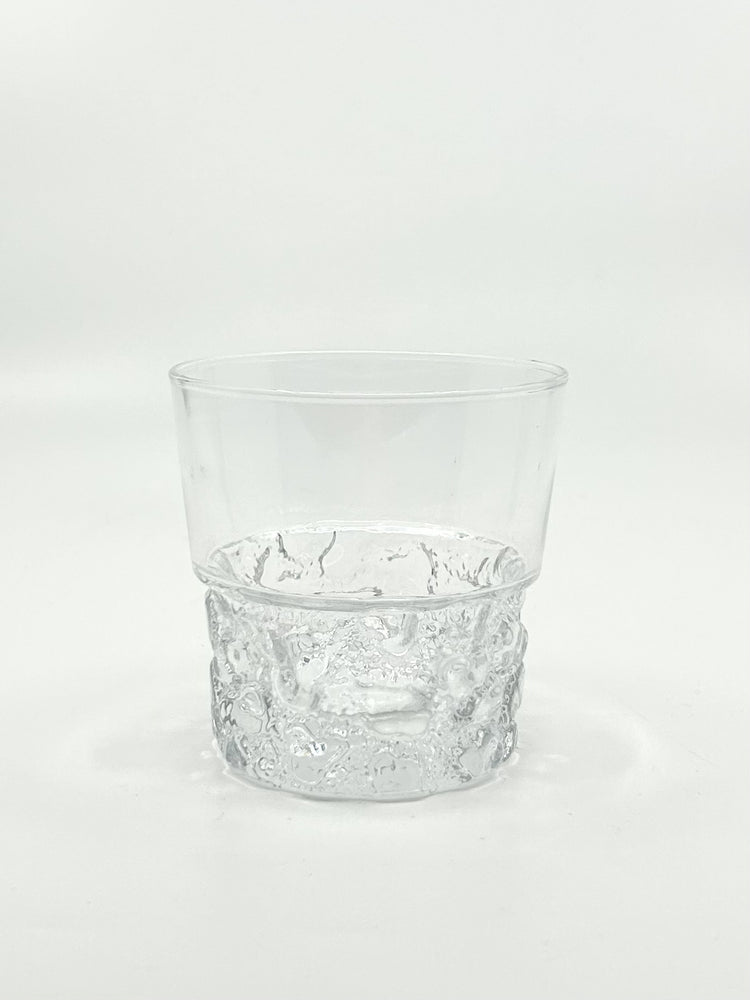Kimara Glas im Detail von Timo Sarpaneva, Iittala Finnland, klares skandinavisches Glasdesign mit zeitloser Formgebung